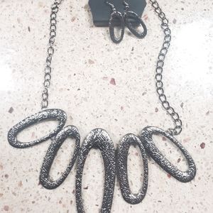 Paparazzi Black/ Silver Chain Necklace Set